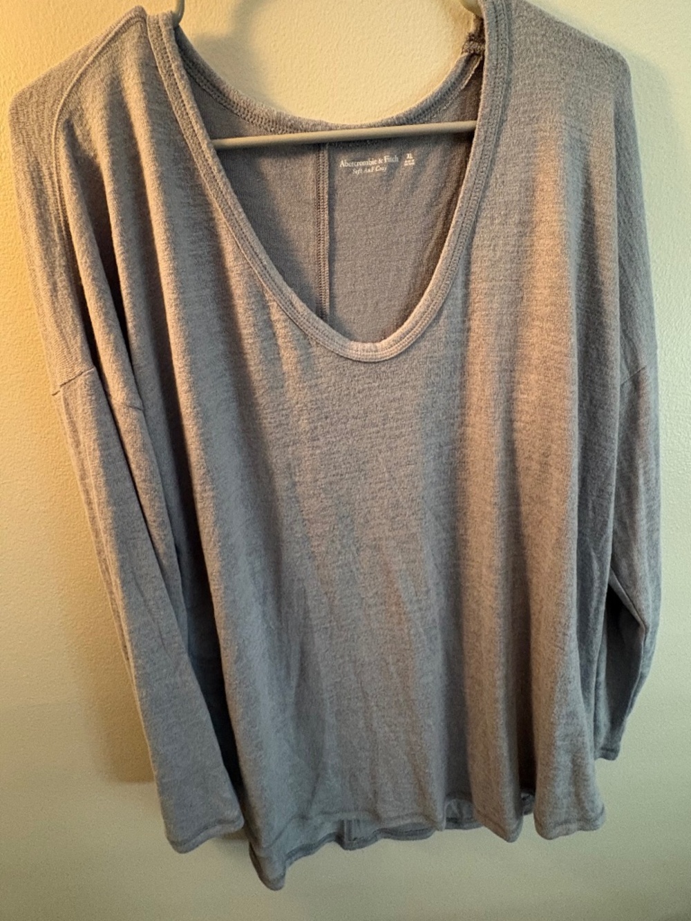 NWT Abercrombie Light Blue/Grey Lightweight Sweater – Women’s XL